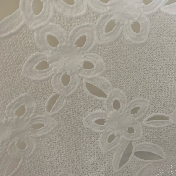 A&F lace skirt - Picture 2 of 3